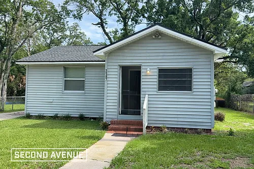 2587 Orchard St Photo 1