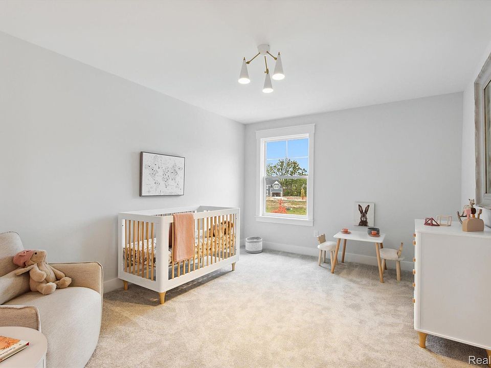 2500 Crystal Lake Dr, photo 21