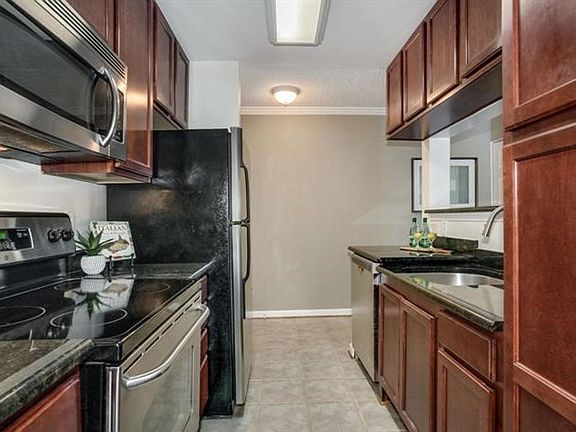 5th image of 15611 Horseshoe Ln