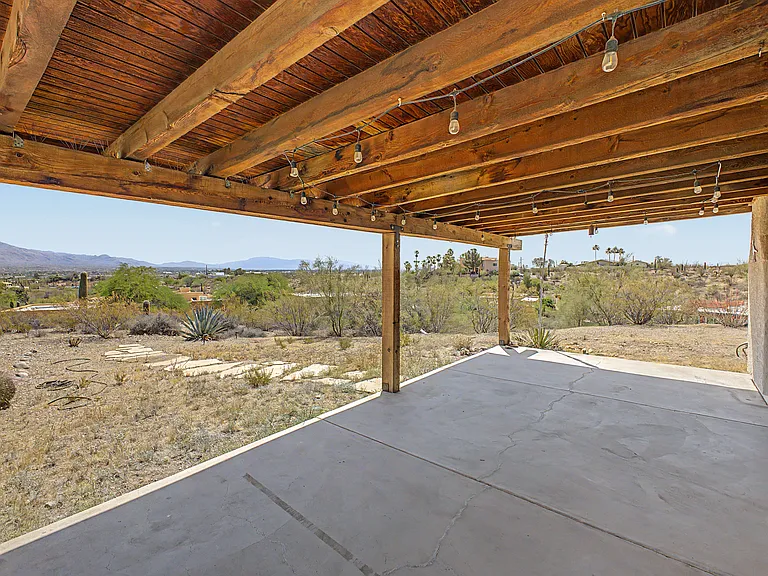 4650 N Paseo De Los Cerritos — Photo 32