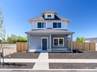 219- 839 and 841 NW 18th Ct HW, Redmond, OR 97756