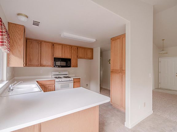 3rd image of 5525 Mill Pond Ln