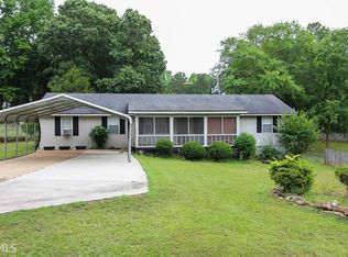 933 Dogwood Trl, Winder, GA 30680