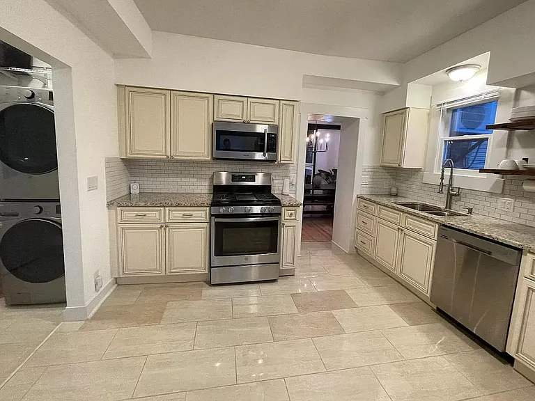 78 Linwood Ave — Photo 11