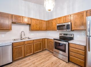 645 Ridgeview Dr E, Wayzata, MN 55391