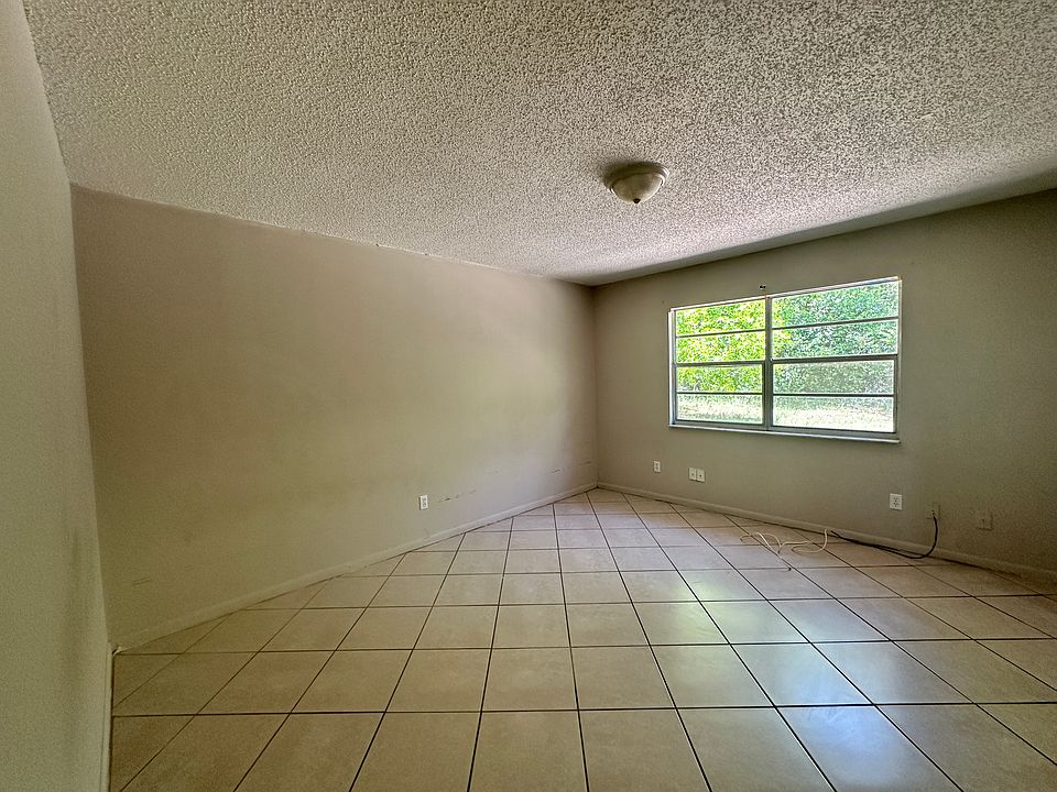 2nd image of 9311 Pine Ln
