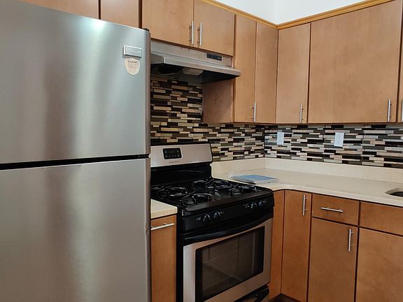 2nd image of 453 Torry Ave #3