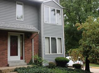 1601 Forest Hills Dr, Saint Charles, MO 63303
