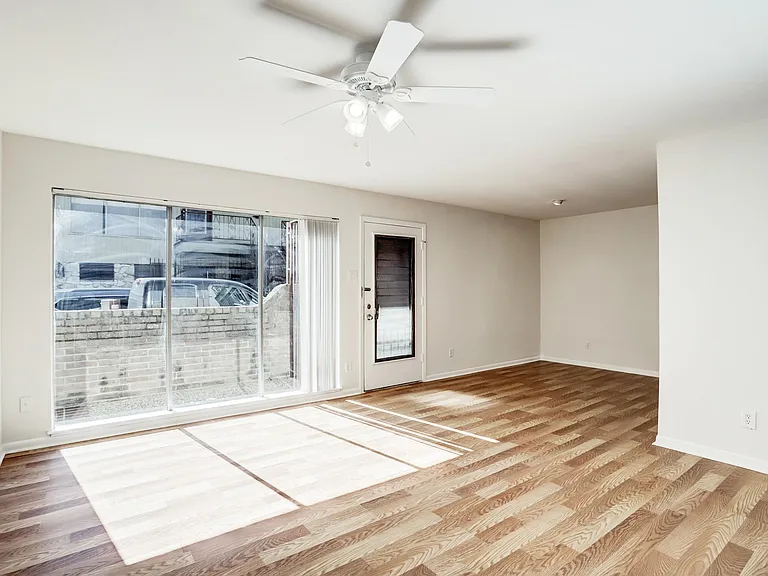 229 Westmoreland St #5 — Photo 4