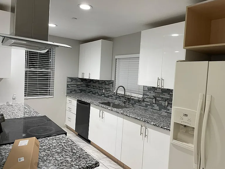 5815 Phoenix Dr #3 — Photo 3