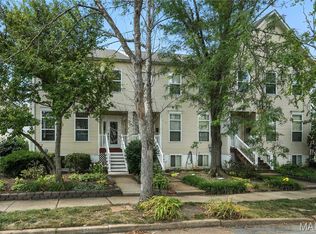 5784 Westminster Pl, Saint Louis, MO 63112