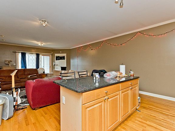 4th image of 121 S Bell Ave #1NE