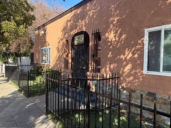 2nd image of 1130 Raymond Ave #10
