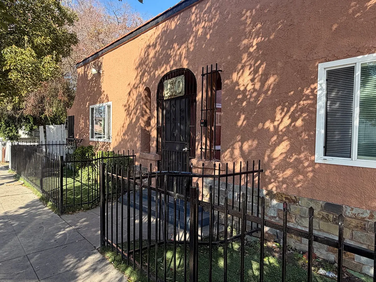 Building Photo - 1130 Raymond Ave