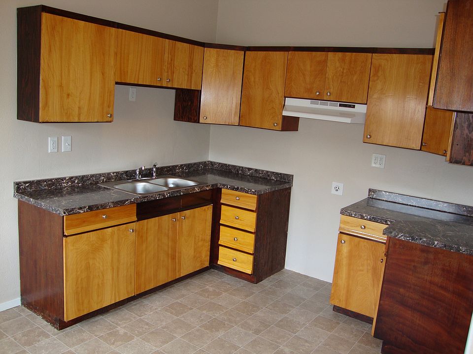 2nd image of 376 N 14th St