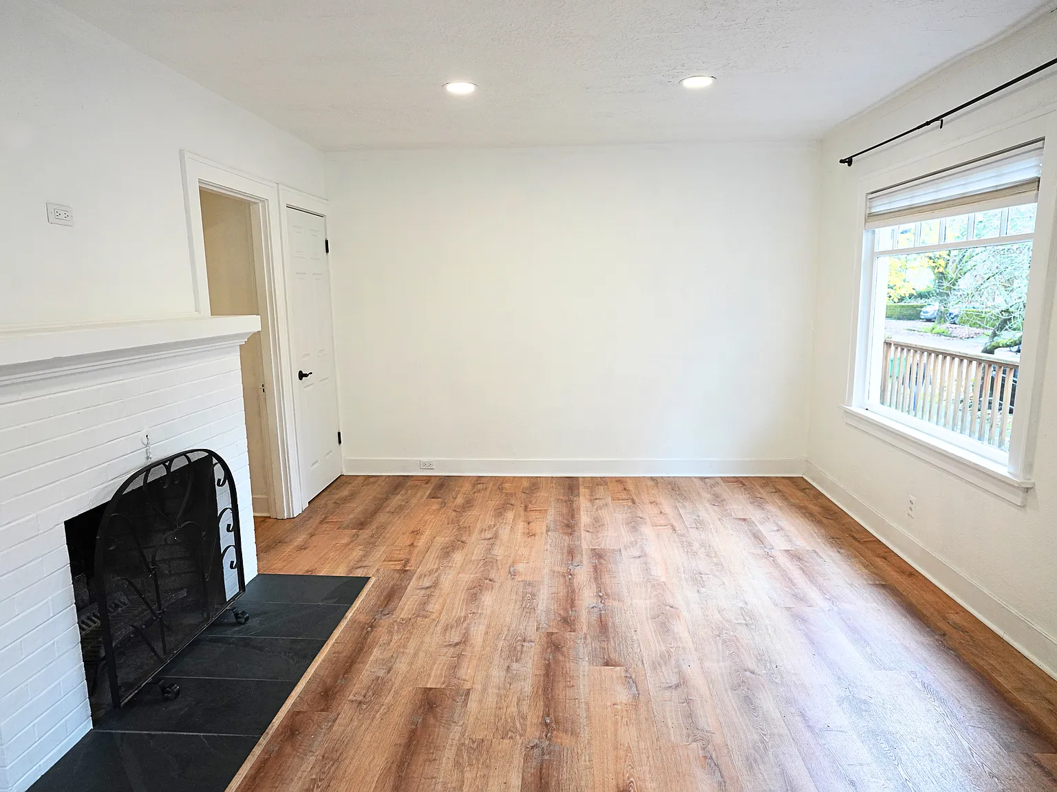3390 SE 8th Ave — Photo 3