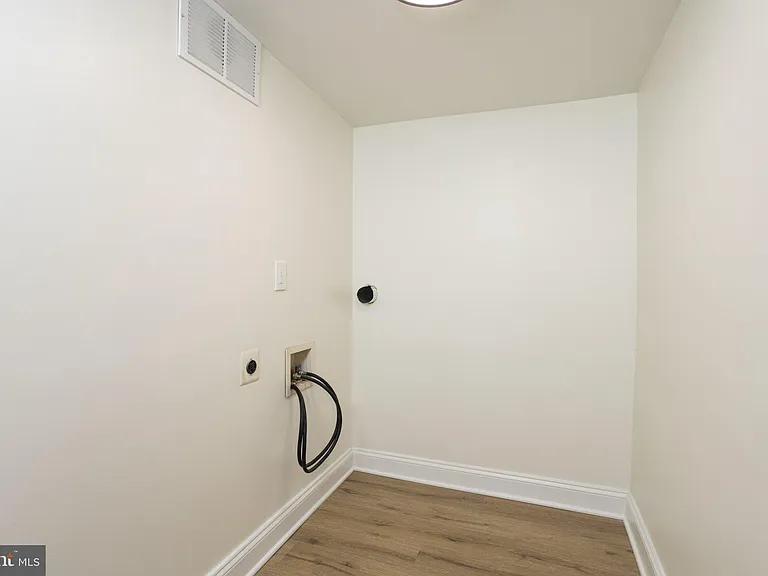 430 Fawcett St — Photo 13