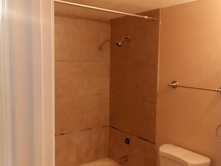 945 E Roma Ave — Photo 14