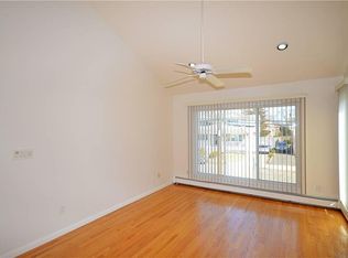 31 Firwood Rd FLOOR 2, Pt Washington, NY 11050