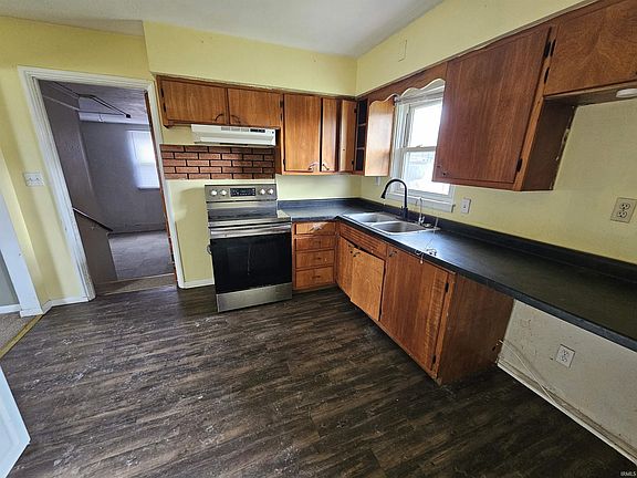 2nd image of 3318 N Virginia Ave