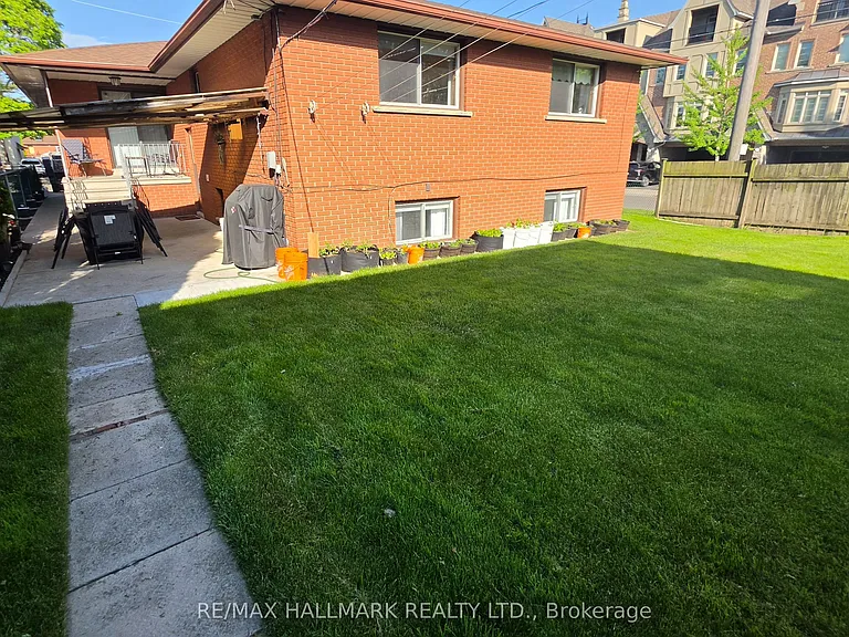 110 Milton St #LOWER LEVEL — Photo 42