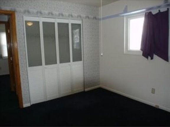 5th image of 9699 Laurel Ave