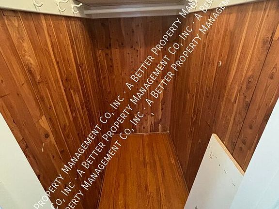 3rd image of 2428 Cedar Ave