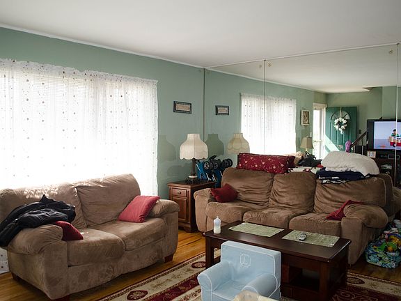 5th image of 58 Franklin St