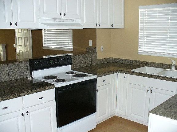 4th image of 2228 Freya Dr