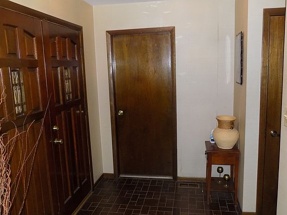 2nd image of 4232 Cedarwood Ln