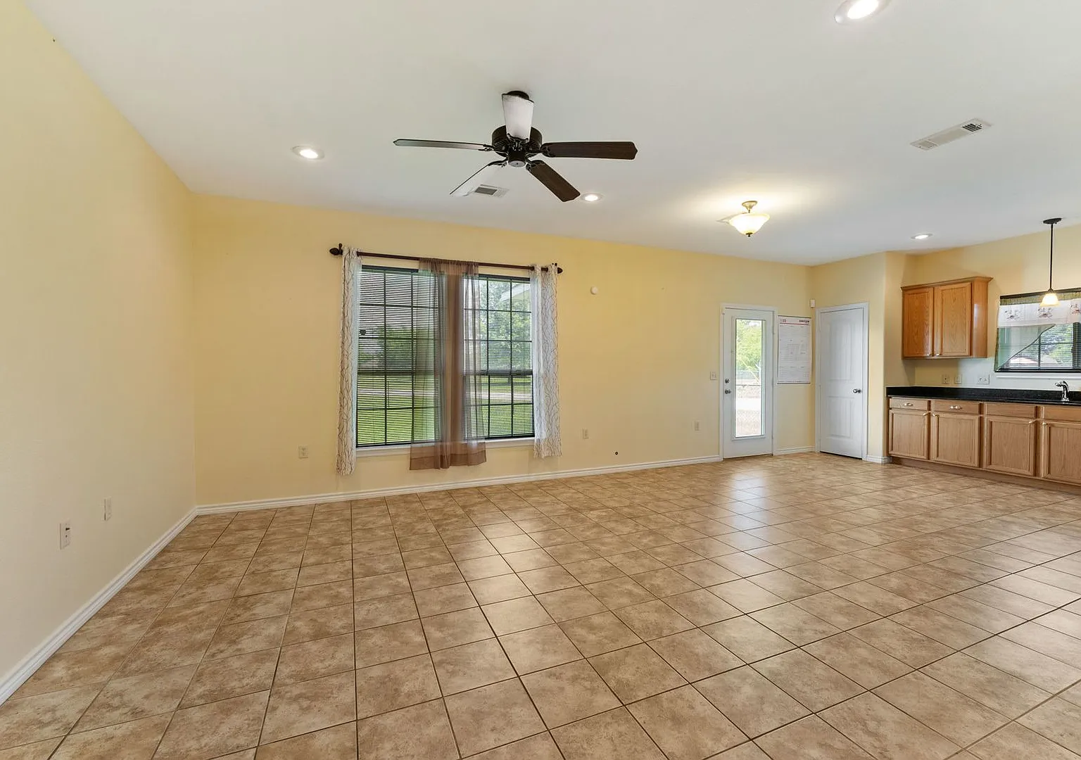 You will love this charming 3 bedroom, 2 bath, move-in ready home! — Photo 4