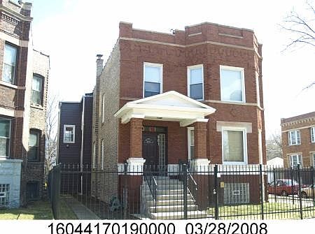 1st image of 901 N Leclaire Ave #2