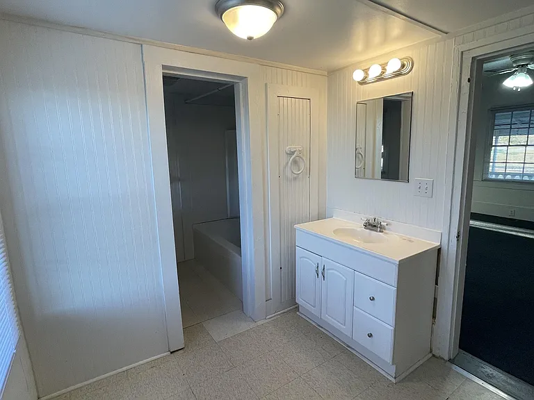 4316 N Carolina Dr #242 — Photo 2