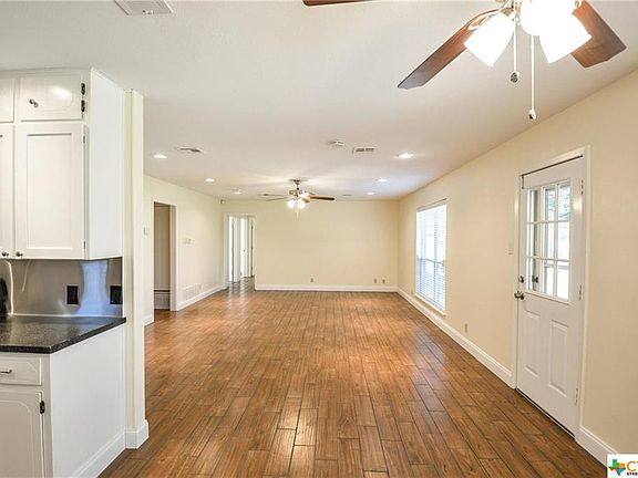 3rd image of 2610 Bunker Hill Dr