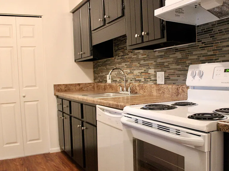 Concord Woods Apartments — Photo 8