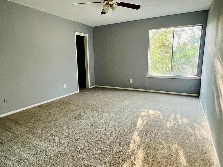 7627 Candlegreen Ln — Photo 38