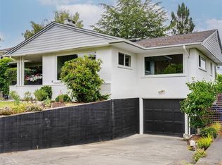 2979 Westdowne Rd, Oak Bay, BC V8R 5G1