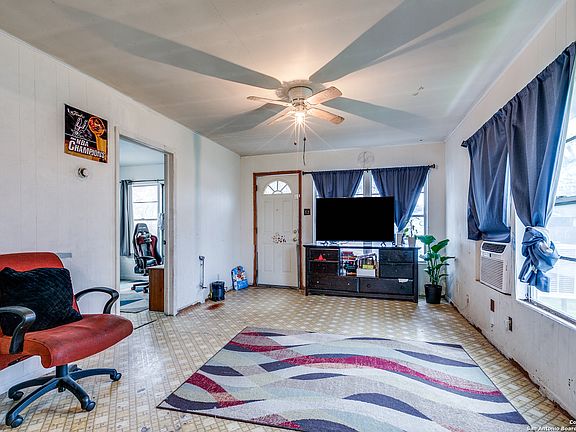 4th image of 2122 HICKS AVE