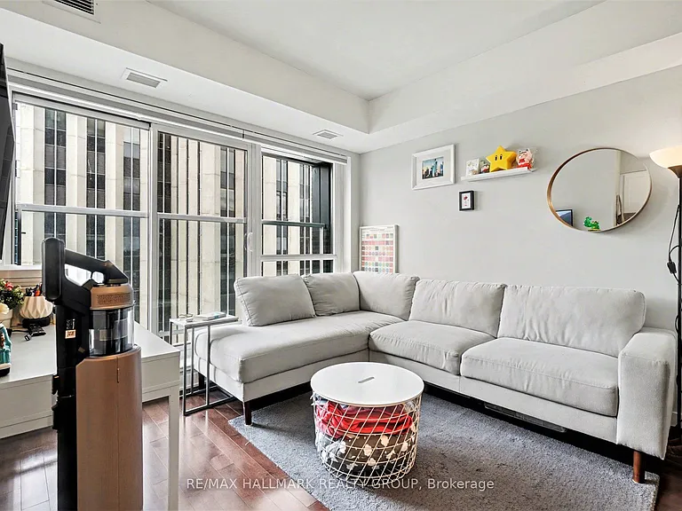 40 Nepean St #1502 — Photo 5