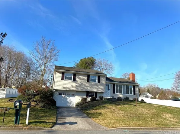 7 Clark Place, Waterford, CT 06375