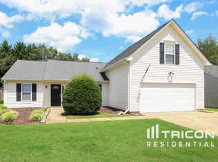 633 Thornbird Cir, Boiling Springs, SC 29316