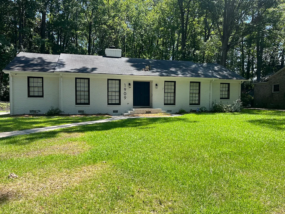 1909 Fairview Way