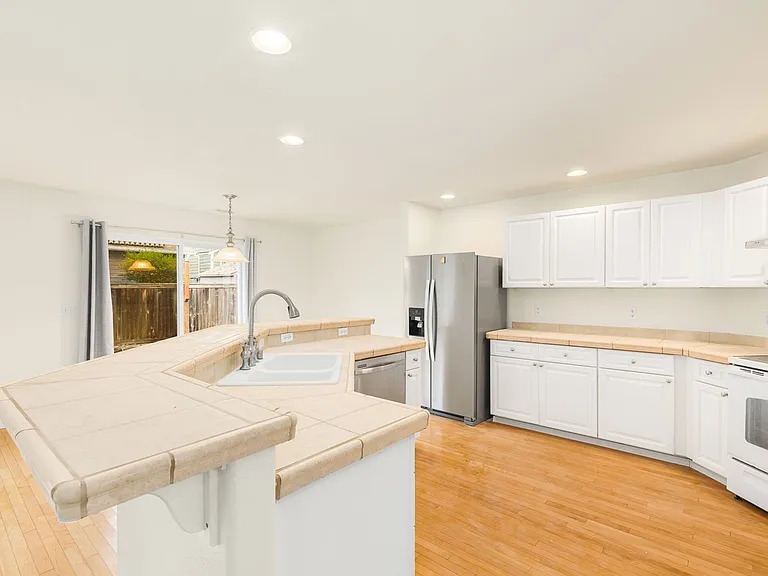 16426 SE 263rd St — Photo 8