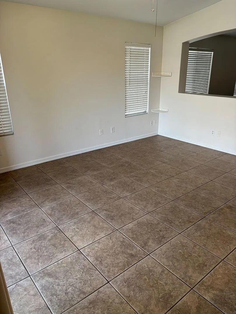Avondale: 3 Br 2ba Ready For Move In — Photo 4