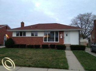 540 Gilman St, Garden City, MI 48135