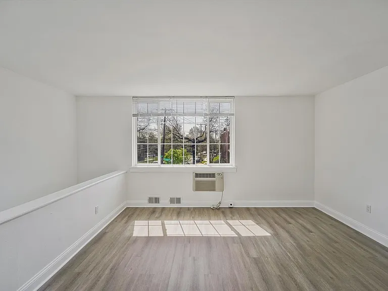 1244 Savannah Pl SE #B — Photo 6