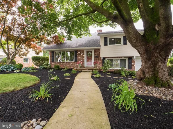 906 Evergreen Dr, Wyomissing, PA 19610