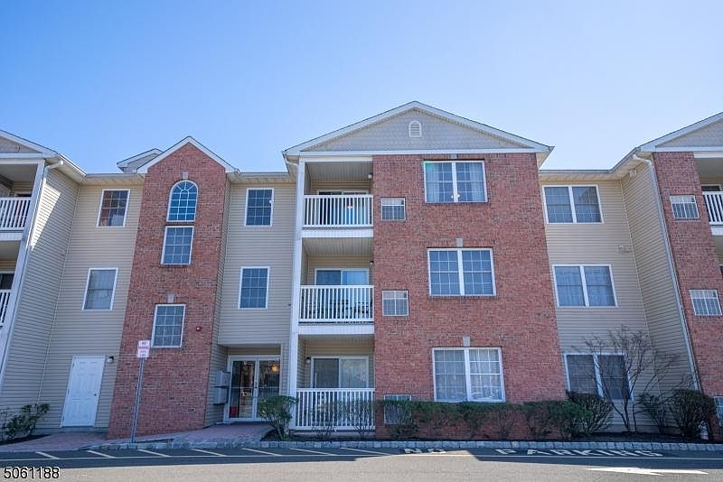 1st image of 555 Grant St Unit 303