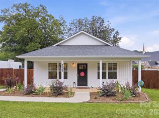 1003 Adams St, Statesville, NC 28677