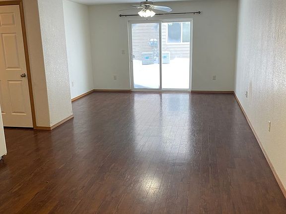 3rd image of 509 Sixteen Avenue Cir NE #2